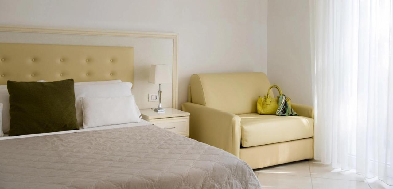 Residence Suite Smeraldo 리치오네 외부 사진