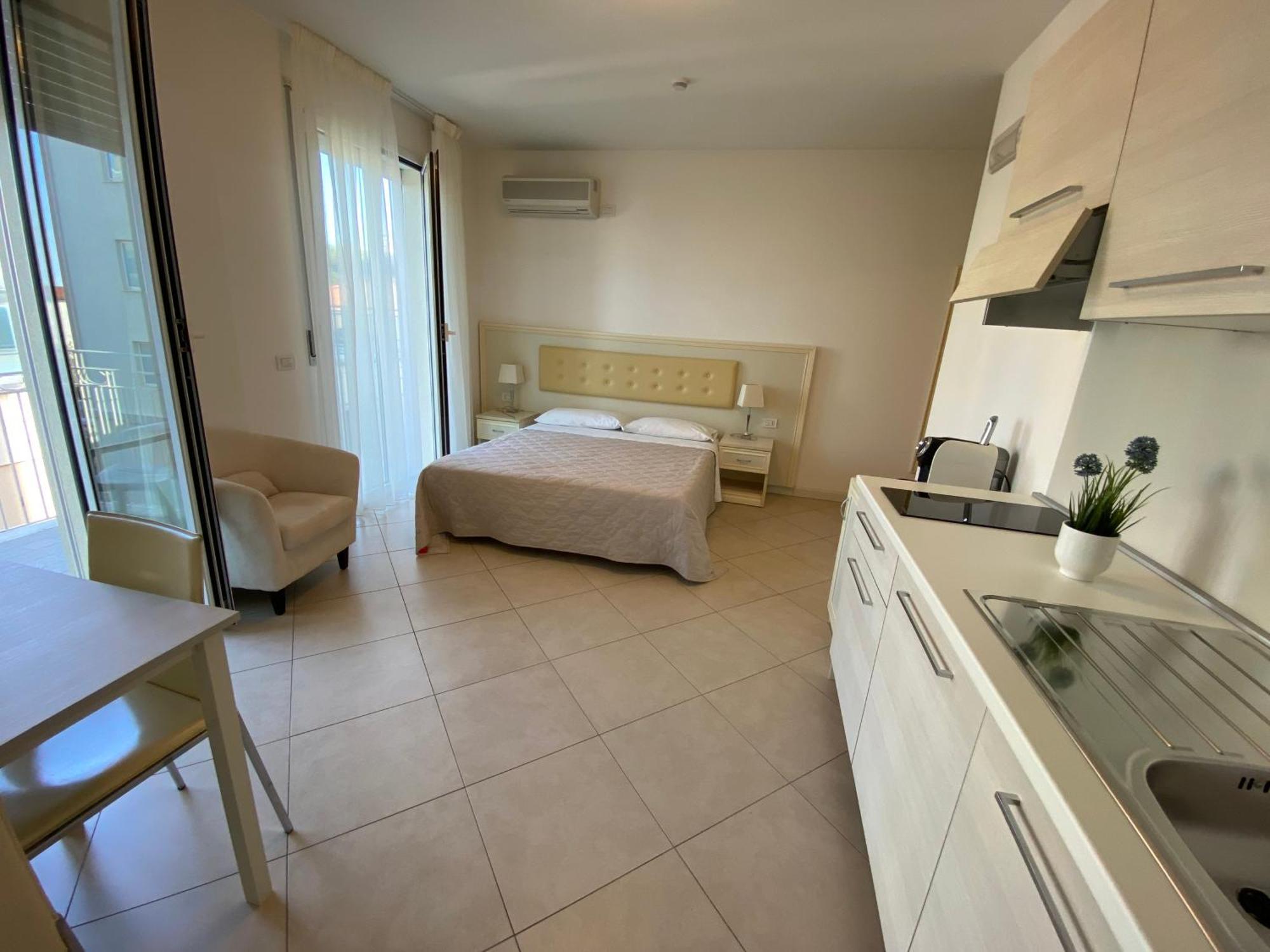 Residence Suite Smeraldo 리치오네 외부 사진