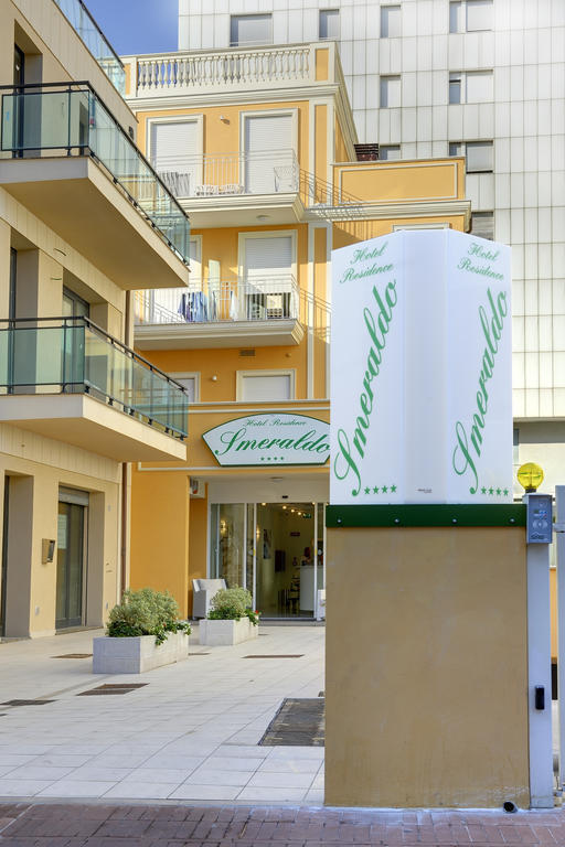 Residence Suite Smeraldo 리치오네 외부 사진