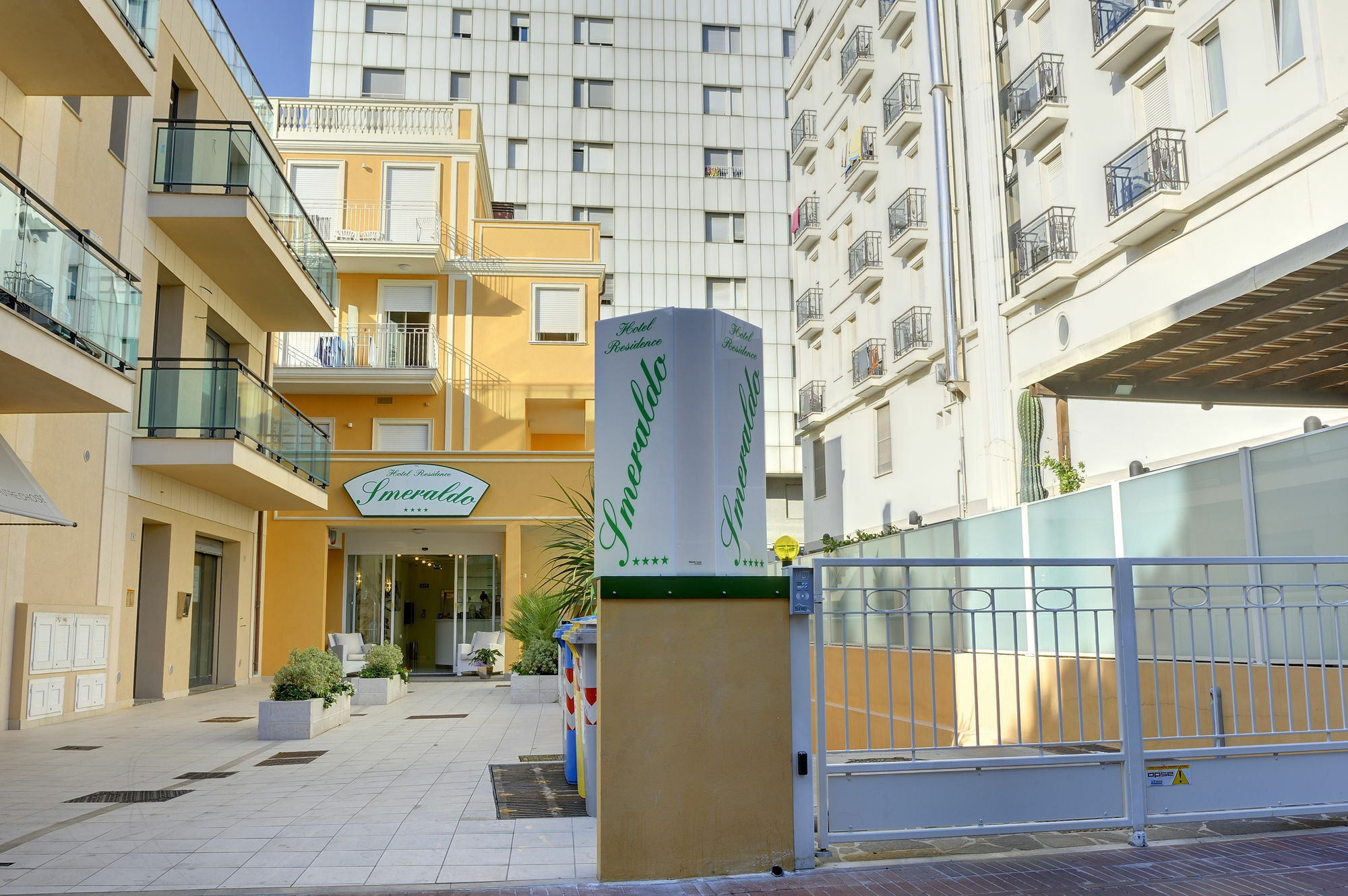 Residence Suite Smeraldo 리치오네 외부 사진