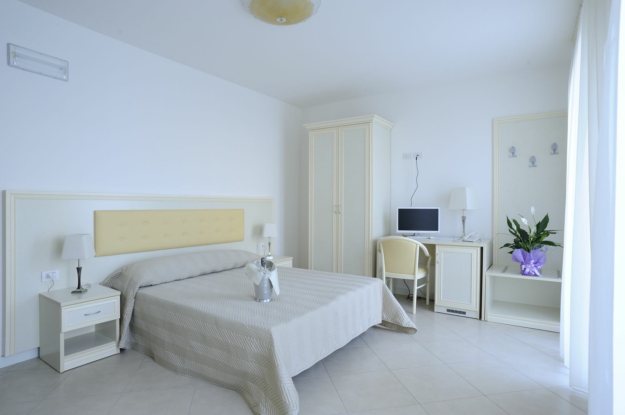 Residence Suite Smeraldo 리치오네 외부 사진