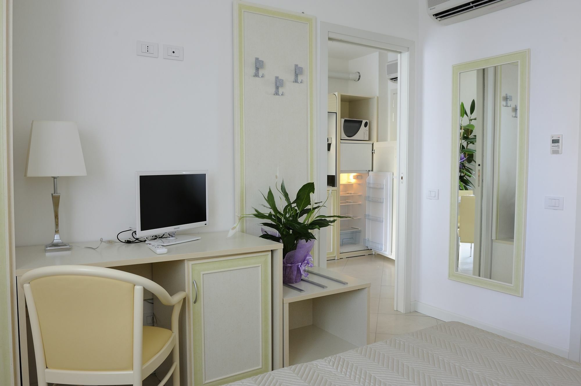 Residence Suite Smeraldo 리치오네 외부 사진